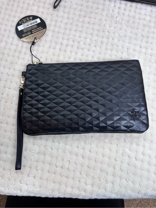 Handbags - H&Butler Mighty Purse Diamond Black Leather Wristlet w/ Built-in Phone Charger